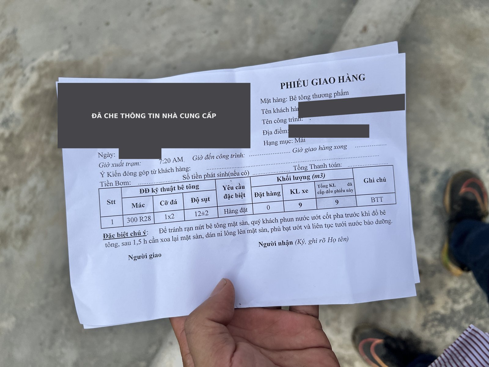 Phiếu giao hàng bê tông thương phẩm ghi mác, cỡ đá, độ sụt và khối lượng xe